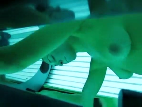 voyeur tanning bed