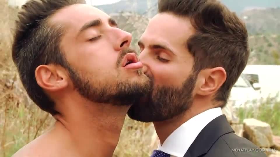 menatplay kiss