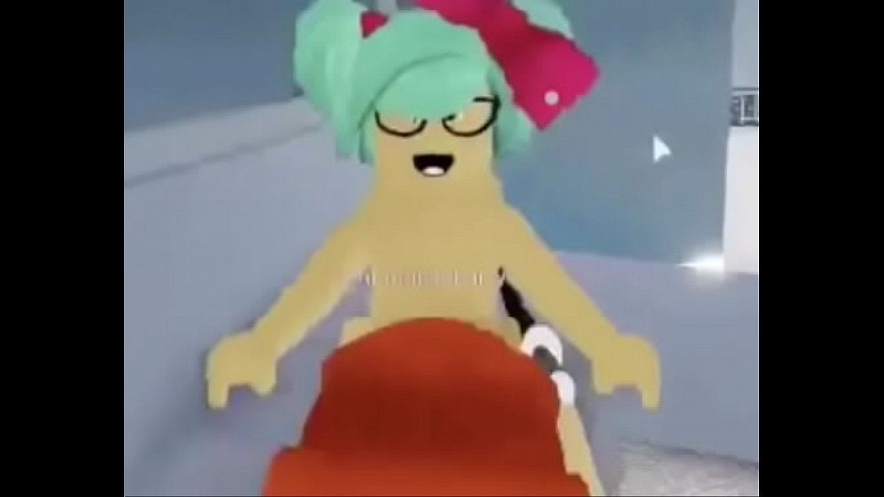 Naked Roblox Characters girl dancing