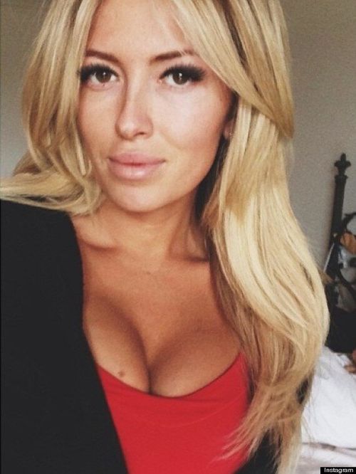 aneela hamid recommends paulina gretzky tits pic